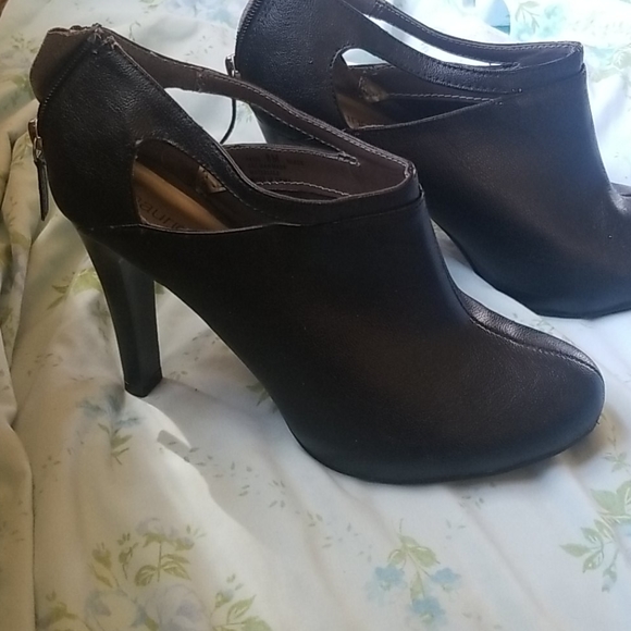 Maurices - Picture 2 of 4